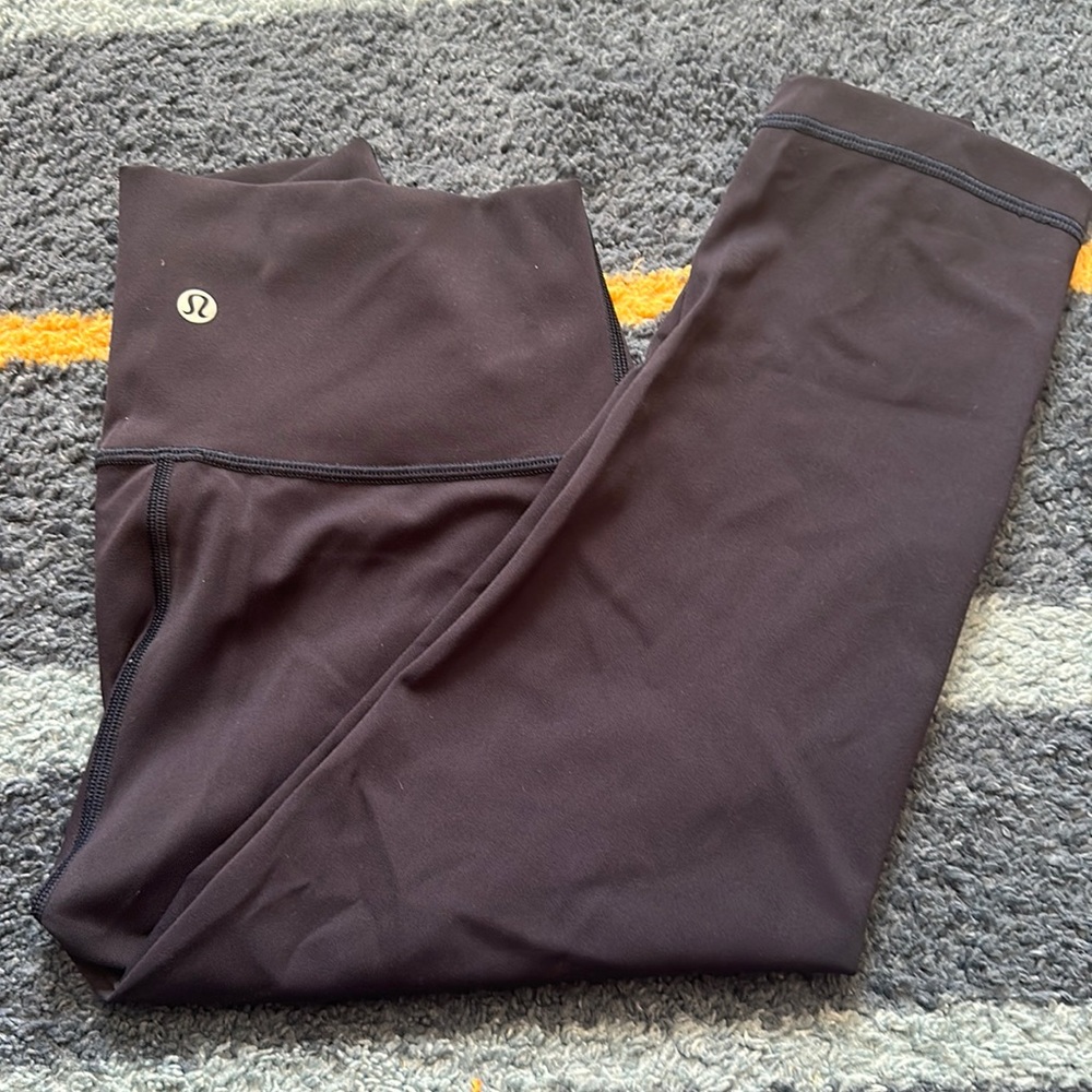 Lulu Navy Crop Leggings